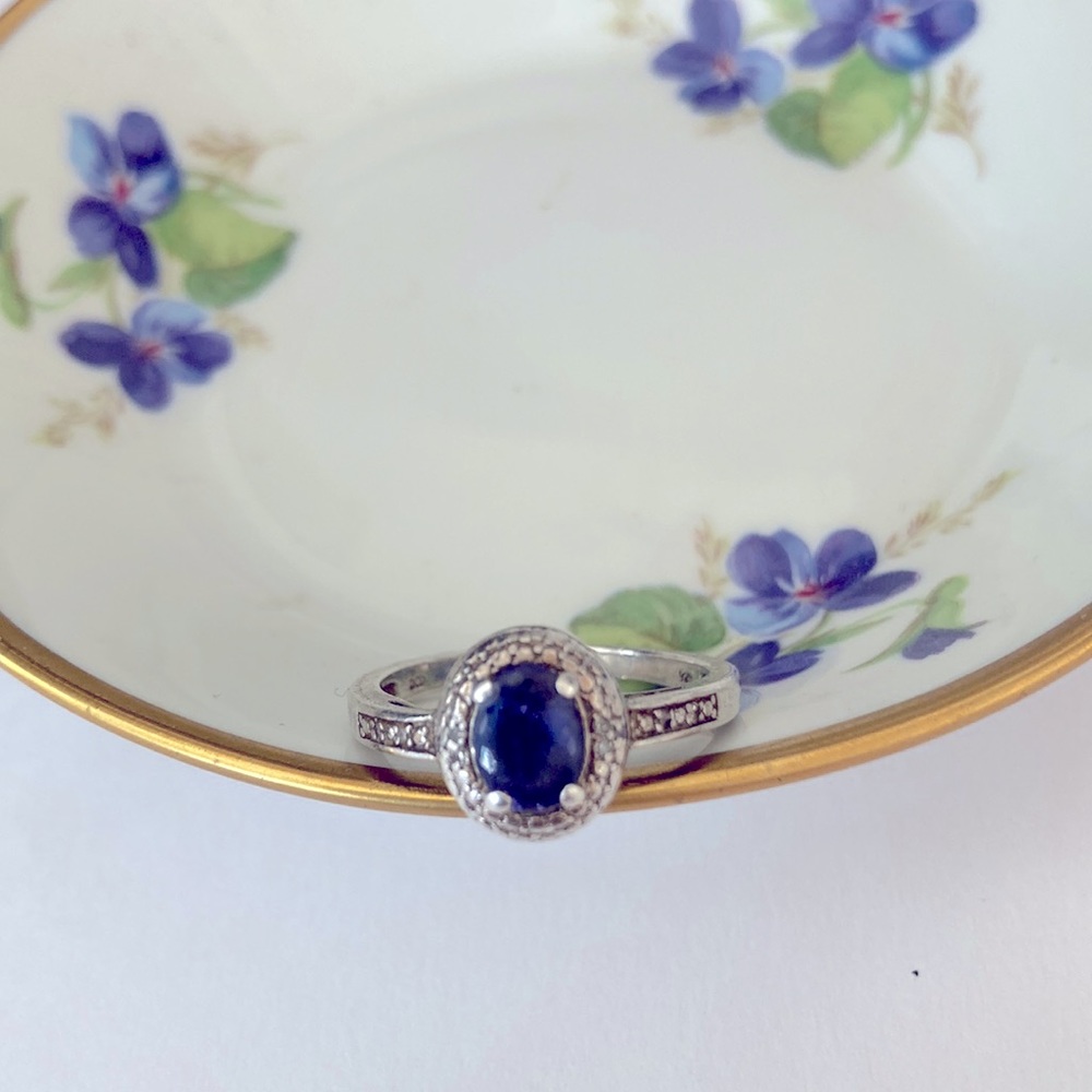 Exquisite tanzanite ring with antique feel.